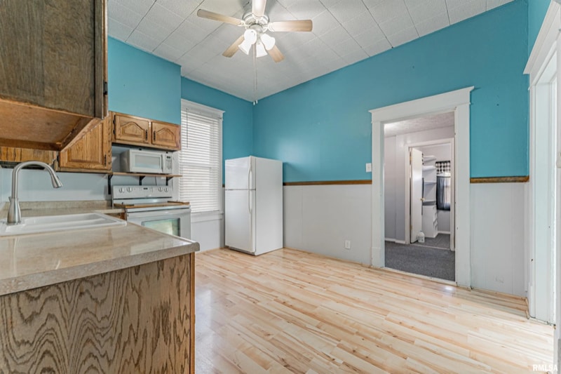 Building Photo - 130 5th St