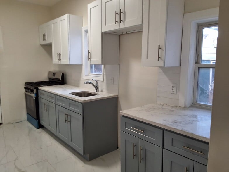 Building Photo - 40 N 6th St