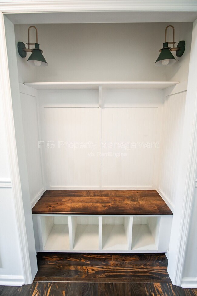 Building Photo - 7205 Canmore Ln NW