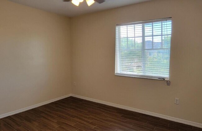 Building Photo - 6533 Emerald Dunes Dr