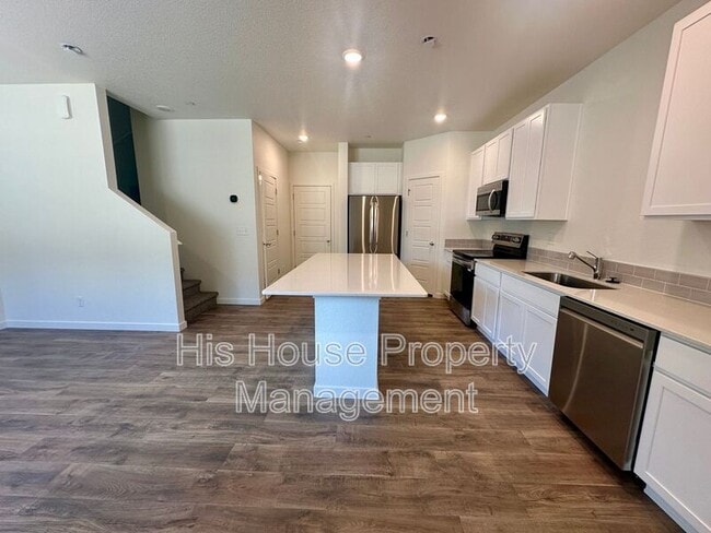 Building Photo - 3924 Pinnacles Ct