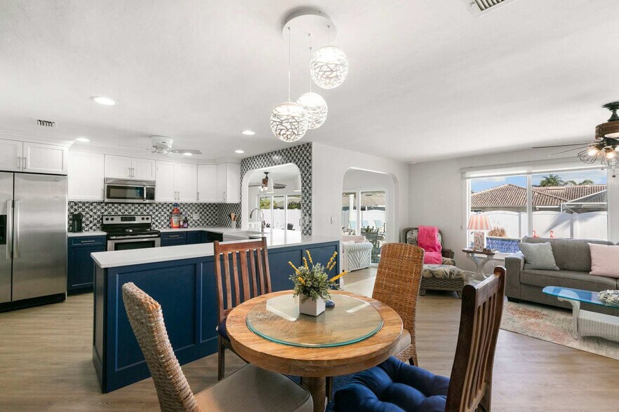 Building Photo - 685 N Barfield Dr