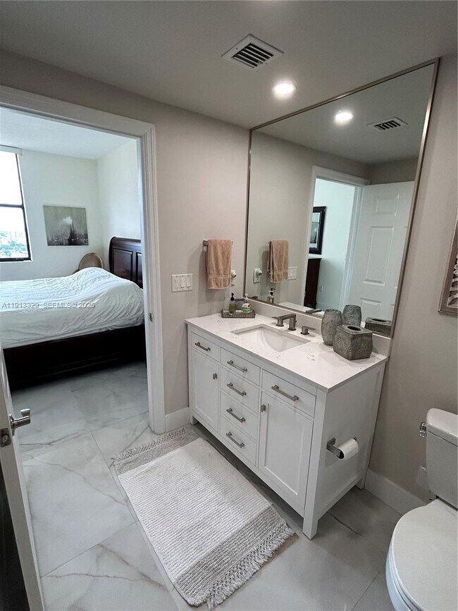 Building Photo - 888 Douglas Rd