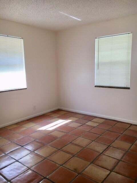 Building Photo - 2707 Vandiver Dr