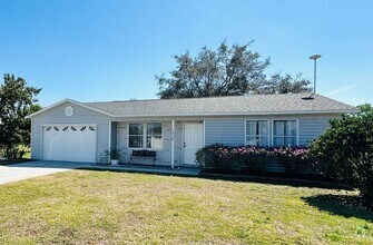 Building Photo - Charming fully furnished 2/2 home in Natur...