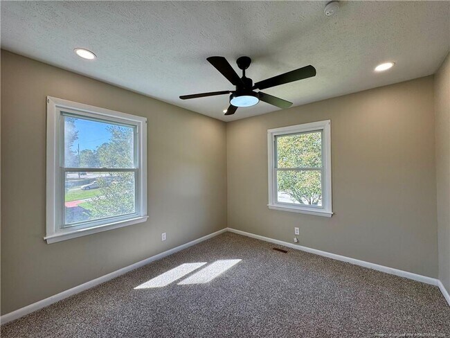 Building Photo - 1089 Torrey Dr