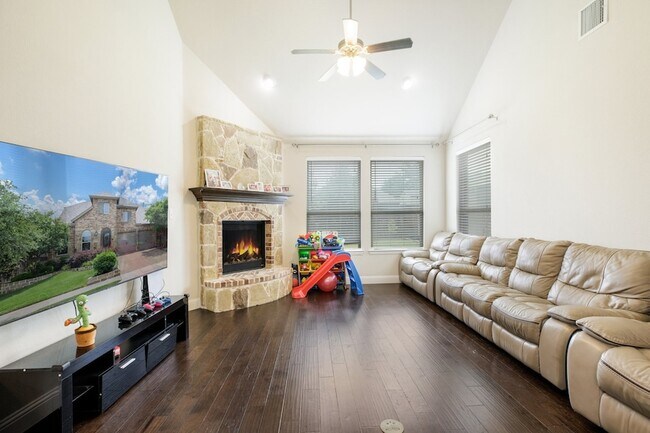 Building Photo - 1714 Emerald Bay Ln