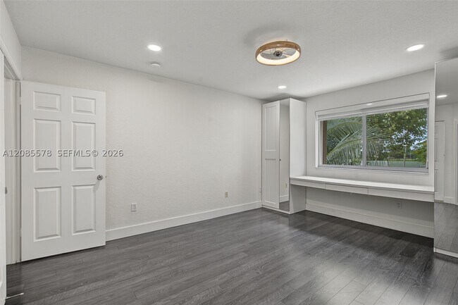 Building Photo - 5779 NW 116th Ave