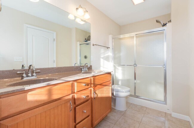 Building Photo - *UPCOMING* 3 Bedroom 2.5 Bath Town-Home Lo...
