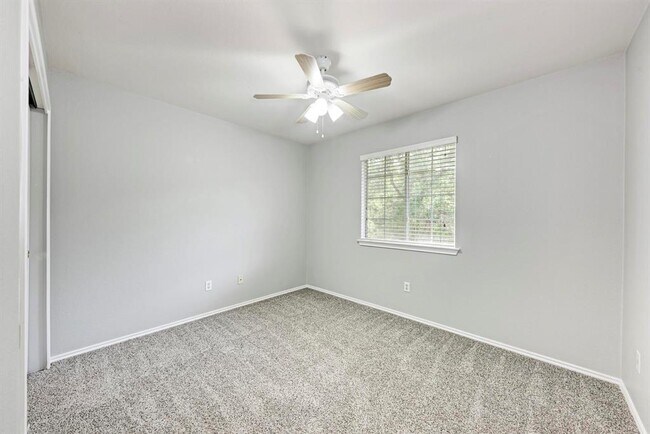 Building Photo - 10301 Beard Ave
