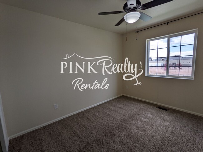 Building Photo - 4853 Pearl Kite View