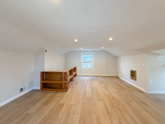 Building Photo - Newly Renovated 3 Bed 1 Bath Westside Home!