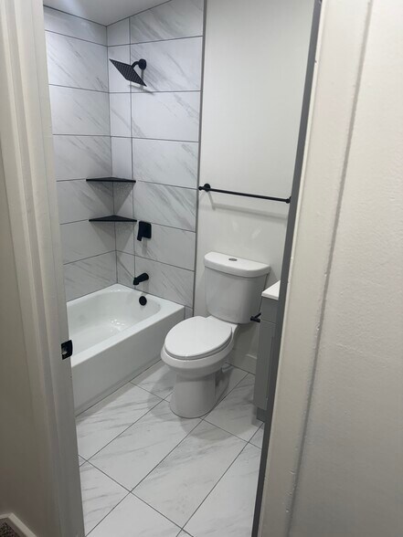 Building Photo - 2171 W Kirkham Way