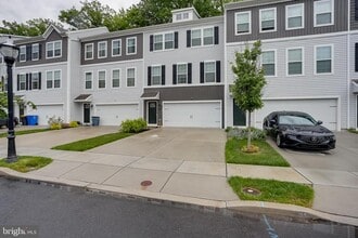 Building Photo - 104 Levis Dr