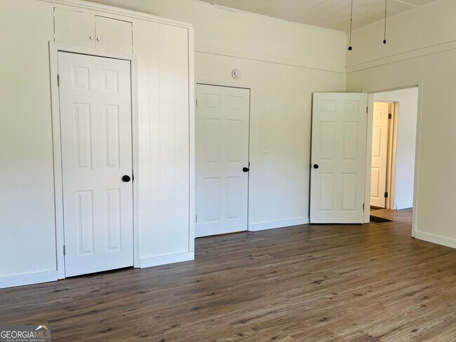 Building Photo - 1405 Austin St