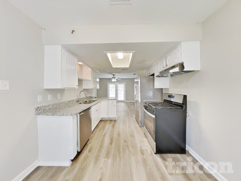 Building Photo - 9007 Gauguin Dr