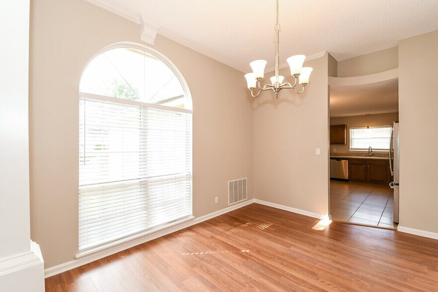 Building Photo - 11321 Hartland Rd