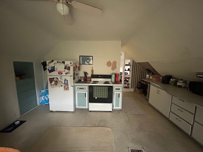Building Photo - 110 S Blair St