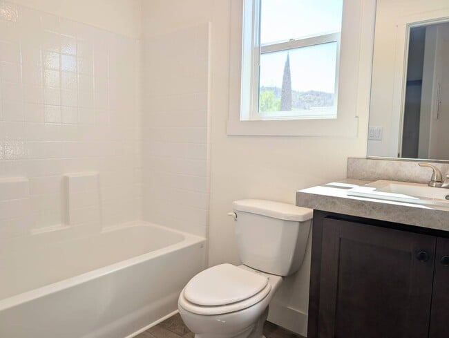 Building Photo - 400 Sulphur Bank Dr