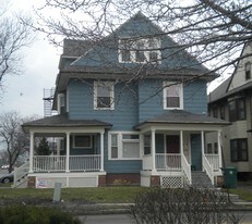 Building Photo - 378 Alexander St