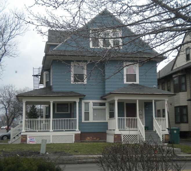 Primary Photo - 378 Alexander St