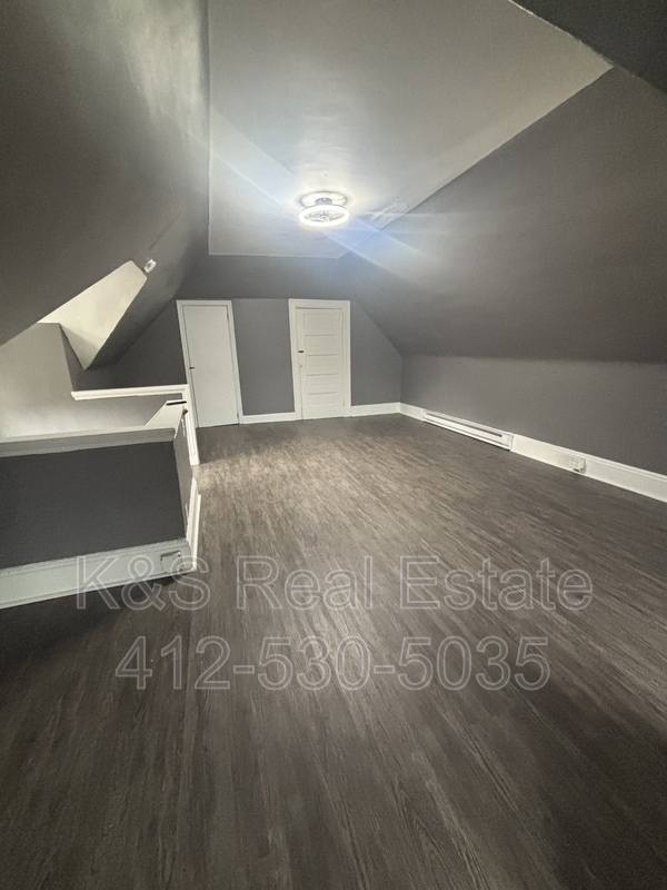 Building Photo - 5227 Clarwin Ave