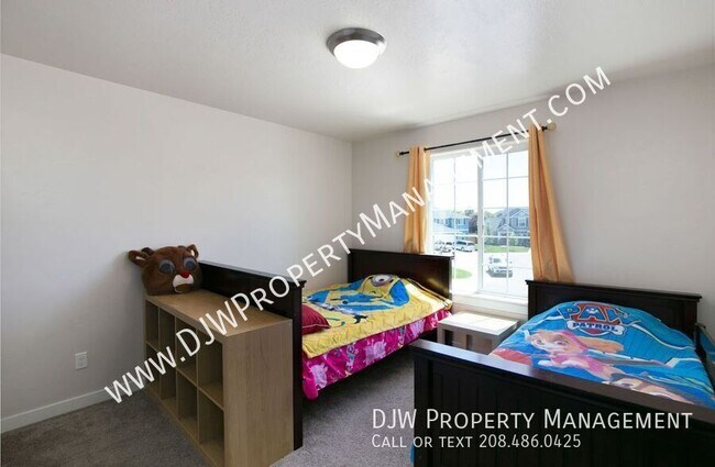Building Photo - 5218 N Zamora Way