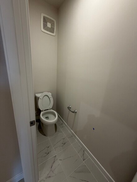 master bed toilet - 8652 Lovelace St