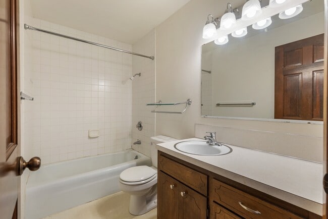 Building Photo - Charming 2BR/2BA Home with Private Balcony...