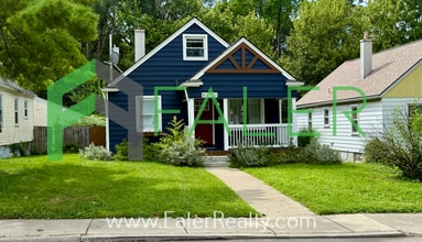 Building Photo - Show-stopping rental available!