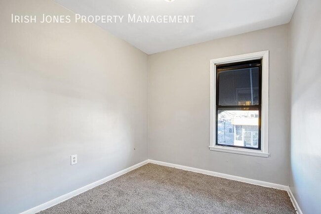 Building Photo - 1819 Pine-Apt 5