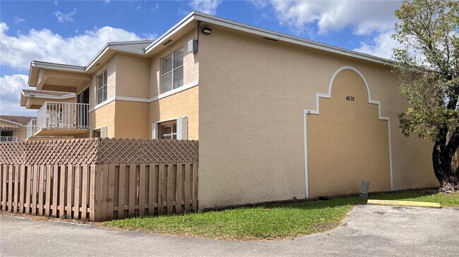 Building Photo - 4570 NW 79th Ave