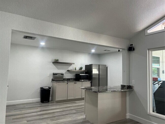 Building Photo - 443 Hamptoncrest Cir