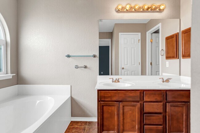 Building Photo - Alamo Ranch