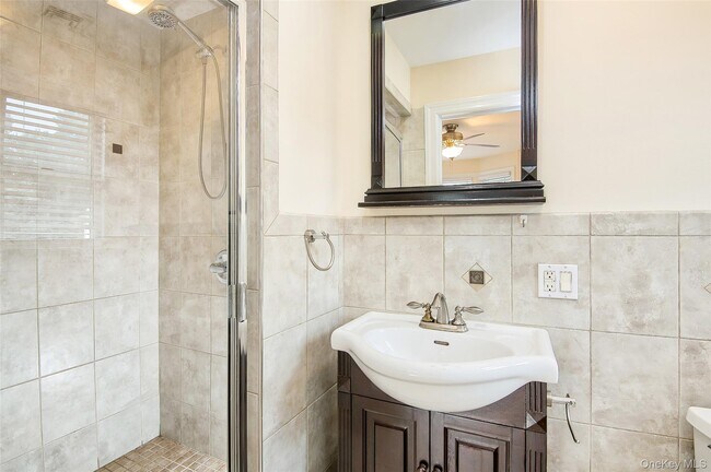 Building Photo - 38 High St