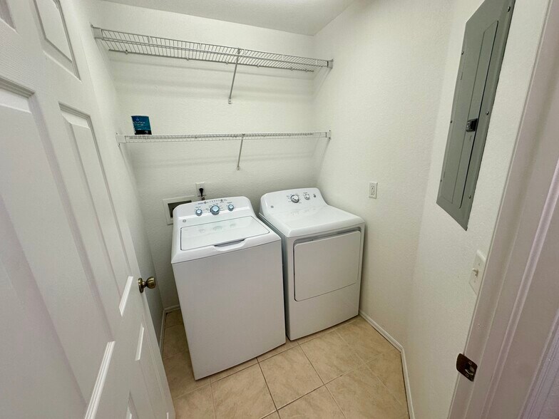 In-unit laundry - 9055 Colby Dr