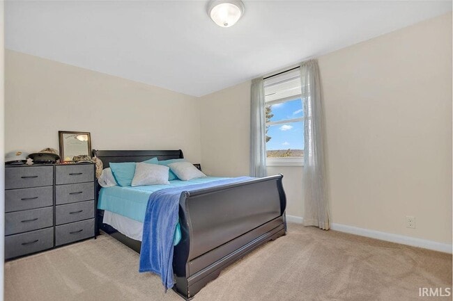 Building Photo - 1744 Parkview Dr