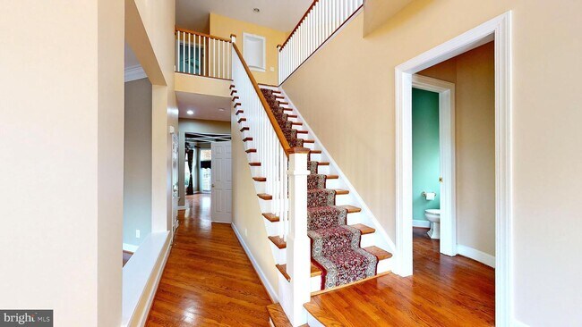 Building Photo - 309 Pure Spring Crescent