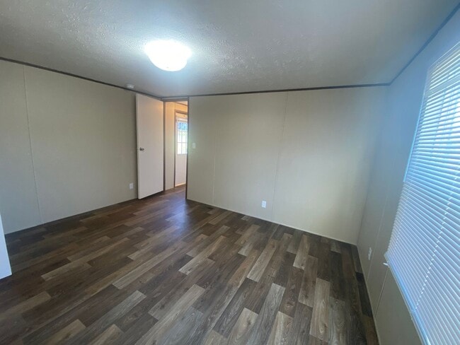 Building Photo - 102 Claude Simmons Rd