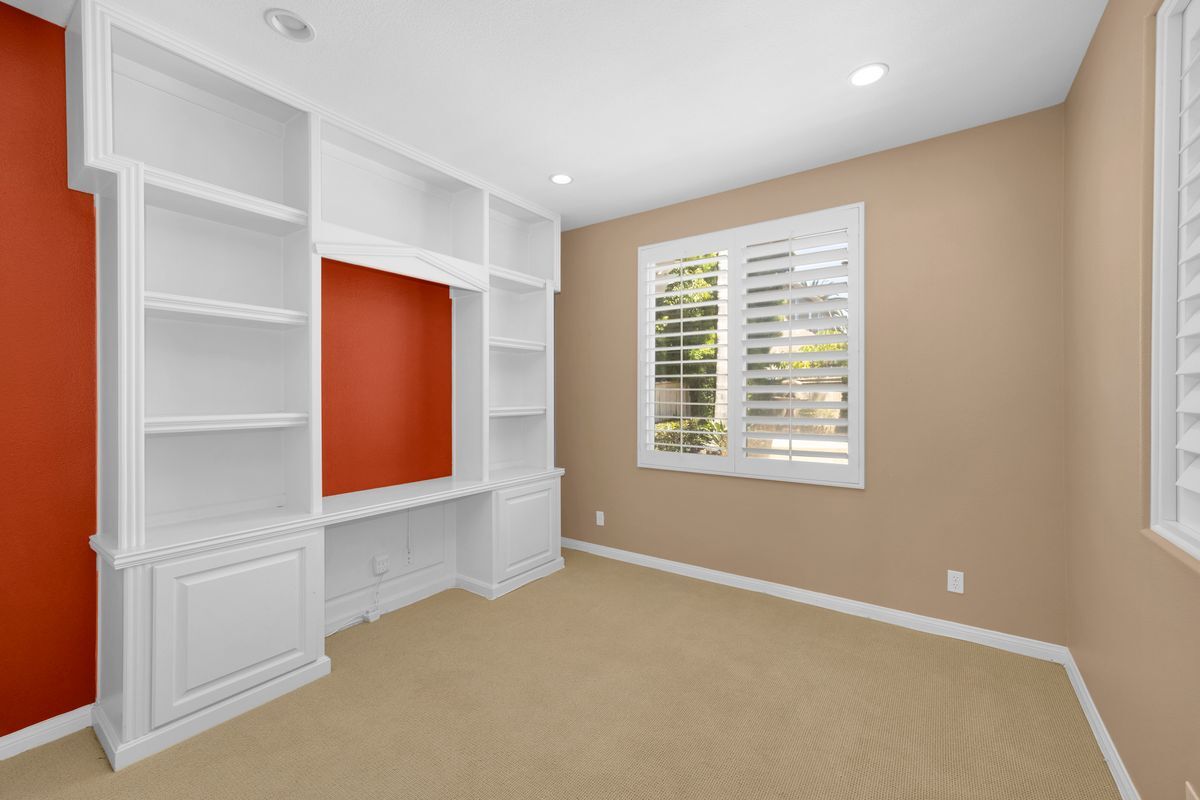 Building Photo - 16826 Pembrook Ln