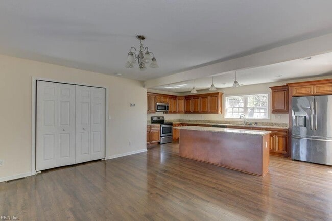 Building Photo - 2 Alden Ave