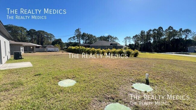 Building Photo - 1750 Loquat Ct NW