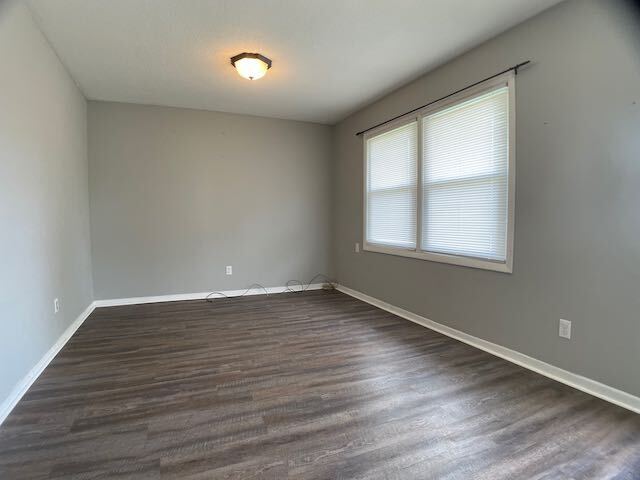 Building Photo - Duplex in Bartonville
