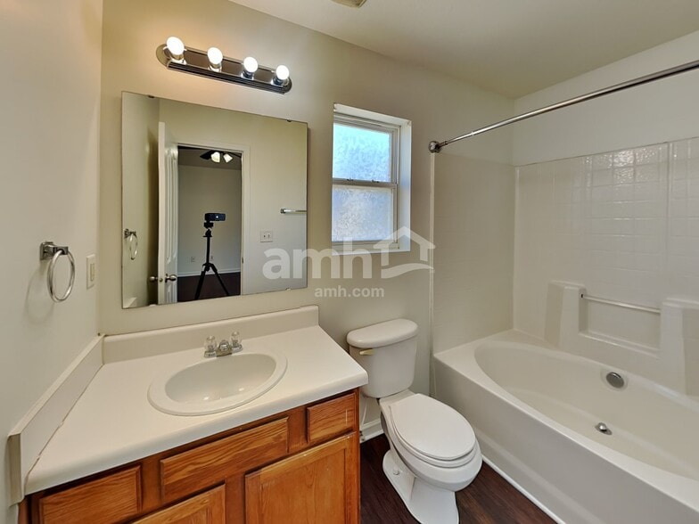 Building Photo - 8327 Rolling Meadows Ln