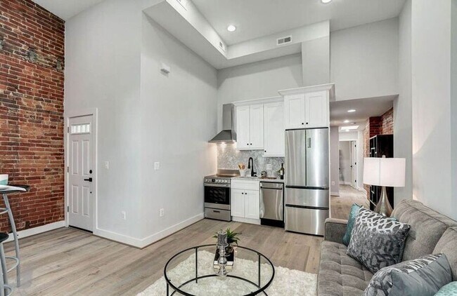Building Photo - 329 K St NE