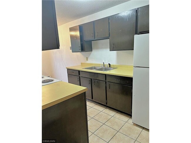 Building Photo - 539 S Wasson Ln