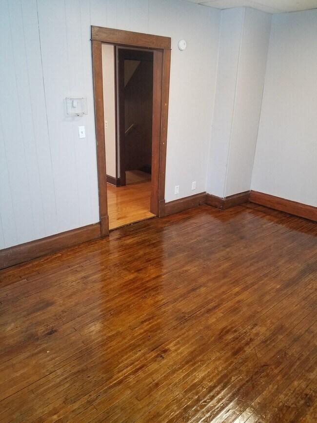 Building Photo - 1002 Burr