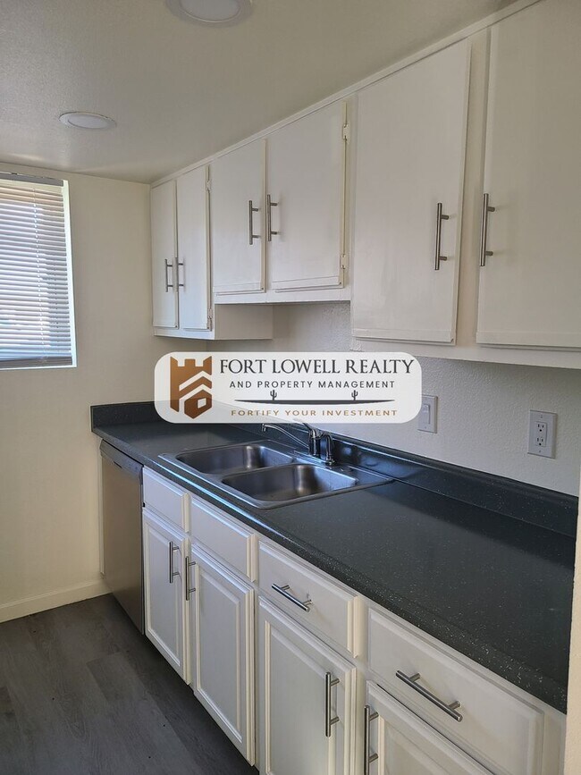 Building Photo - Newly Renovated 2 Bedroom, 1 Bath with Washer/Dryer Hook Ups.  SECTION 8 ACCEPTED