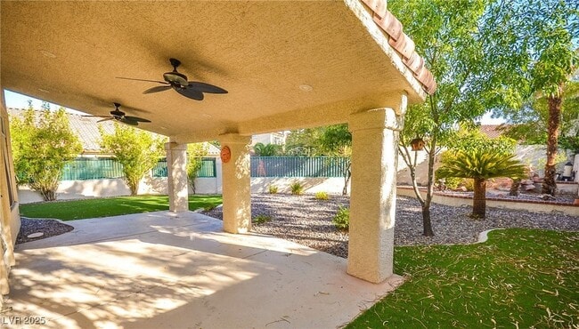 Building Photo - 9725 Hitching Rail Dr