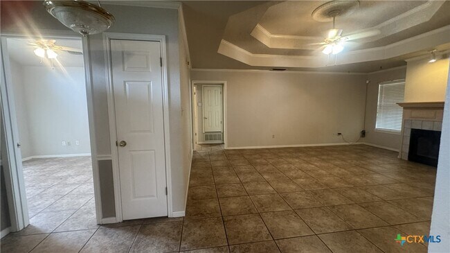 Building Photo - 3701 Water Oak Dr